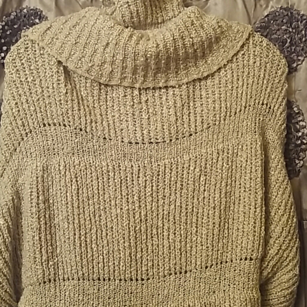 Sweater - Picture 2 of 3